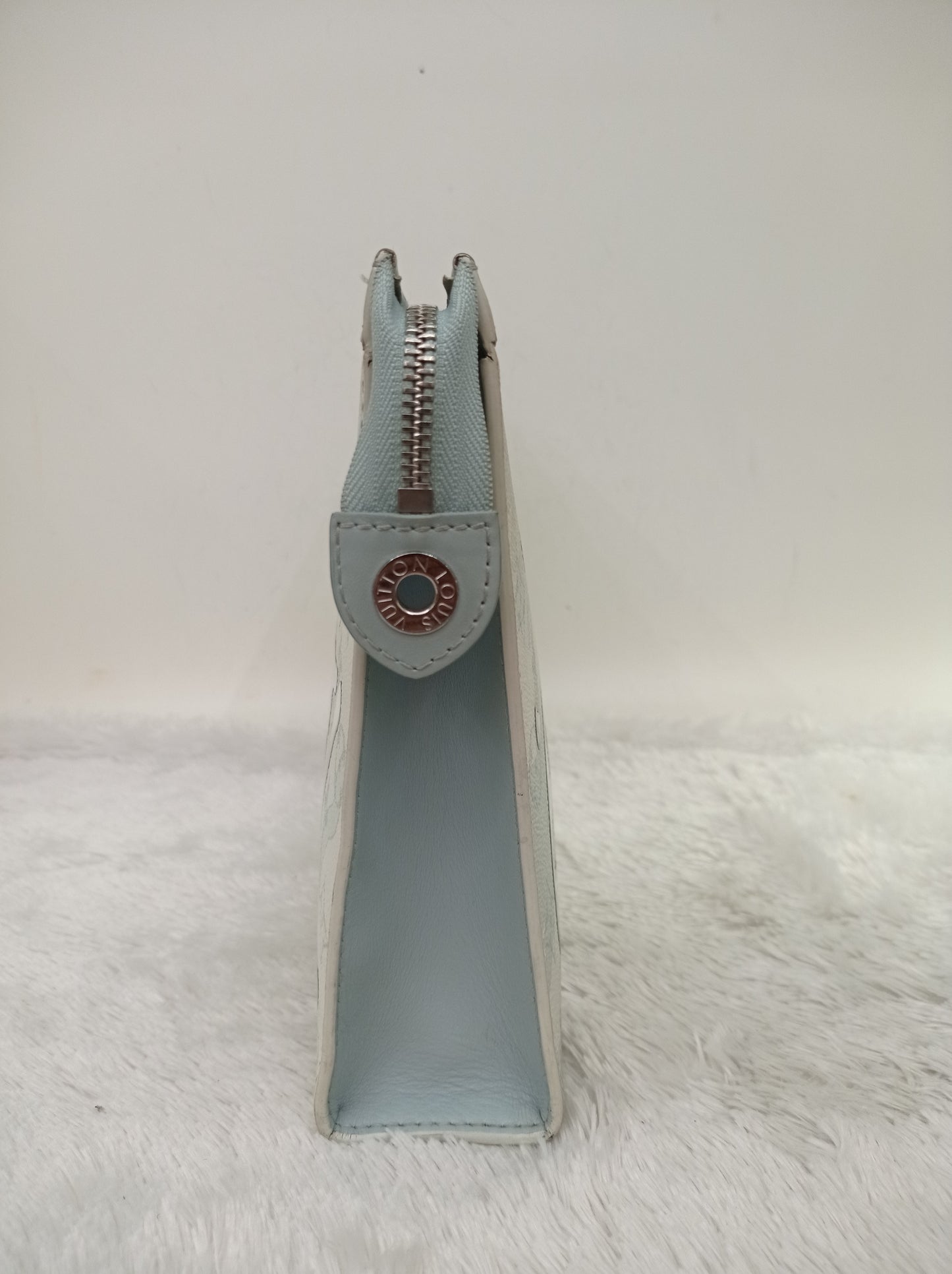 LV Pochette Voyage MM Crystal Blue (CHIP)