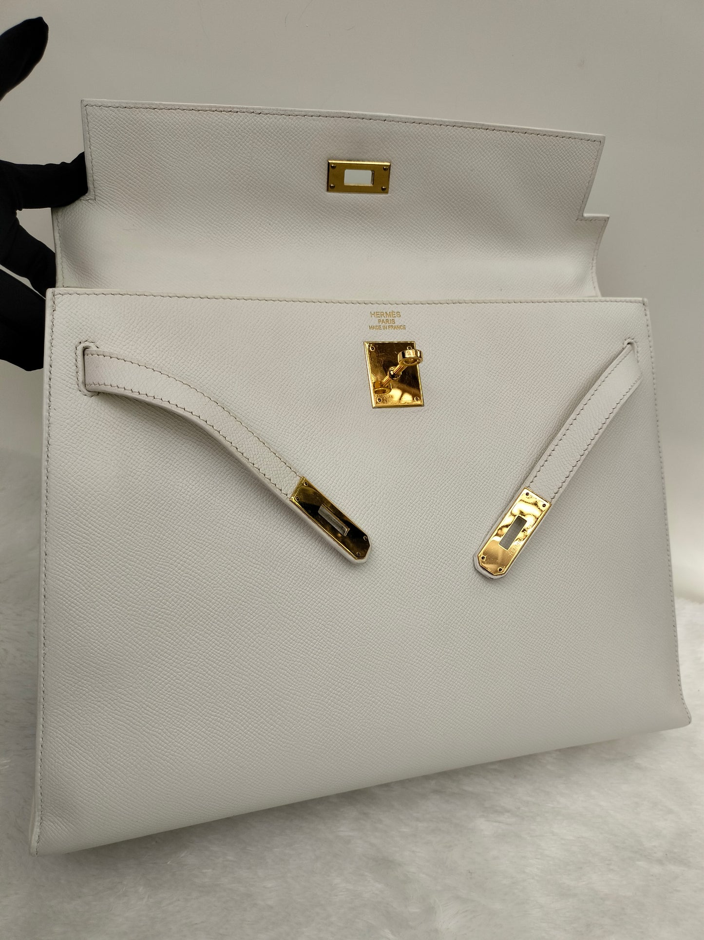 K35 Epsom White GHW #O square