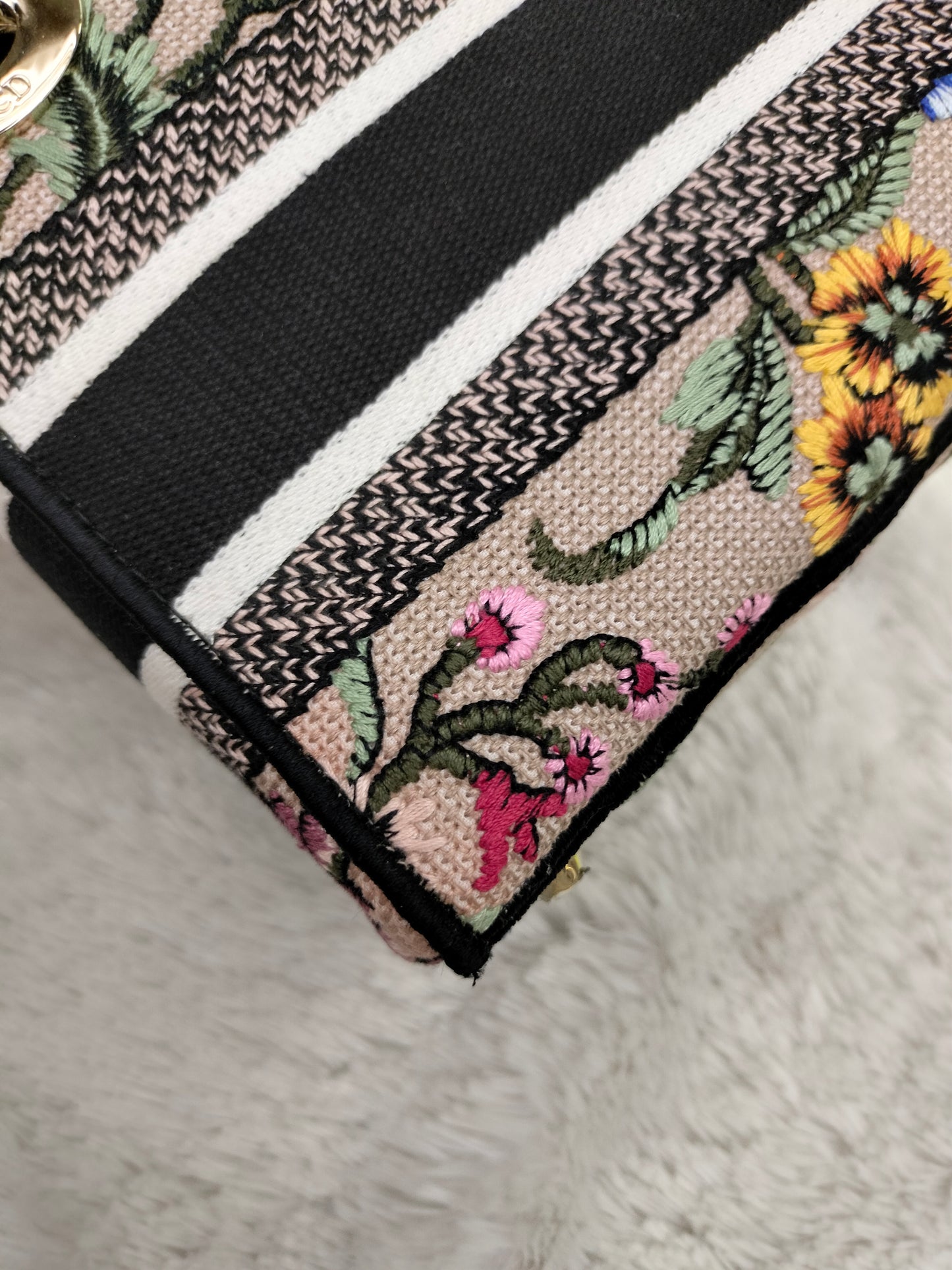 Lady Dior Mini D Lite Embroidered Canvas Mille Fleurs GHW 2023