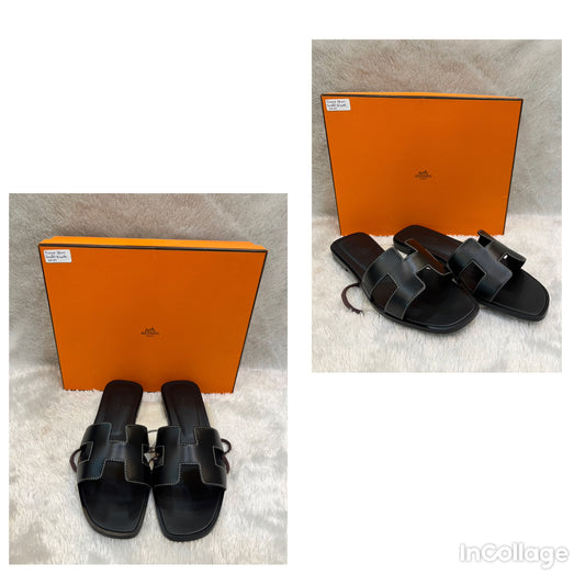 *NEW* Hermes Oran Sandals Black Size 37