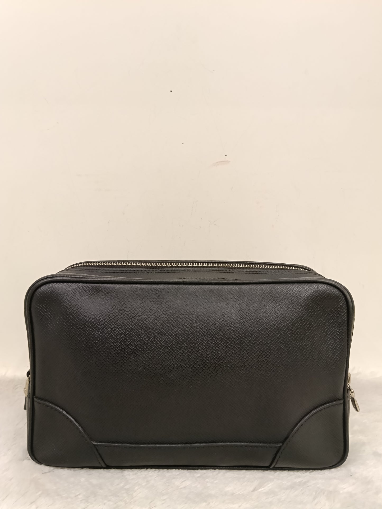 LV Neo Pavel Clutch Taiga Ardoise Black 2009