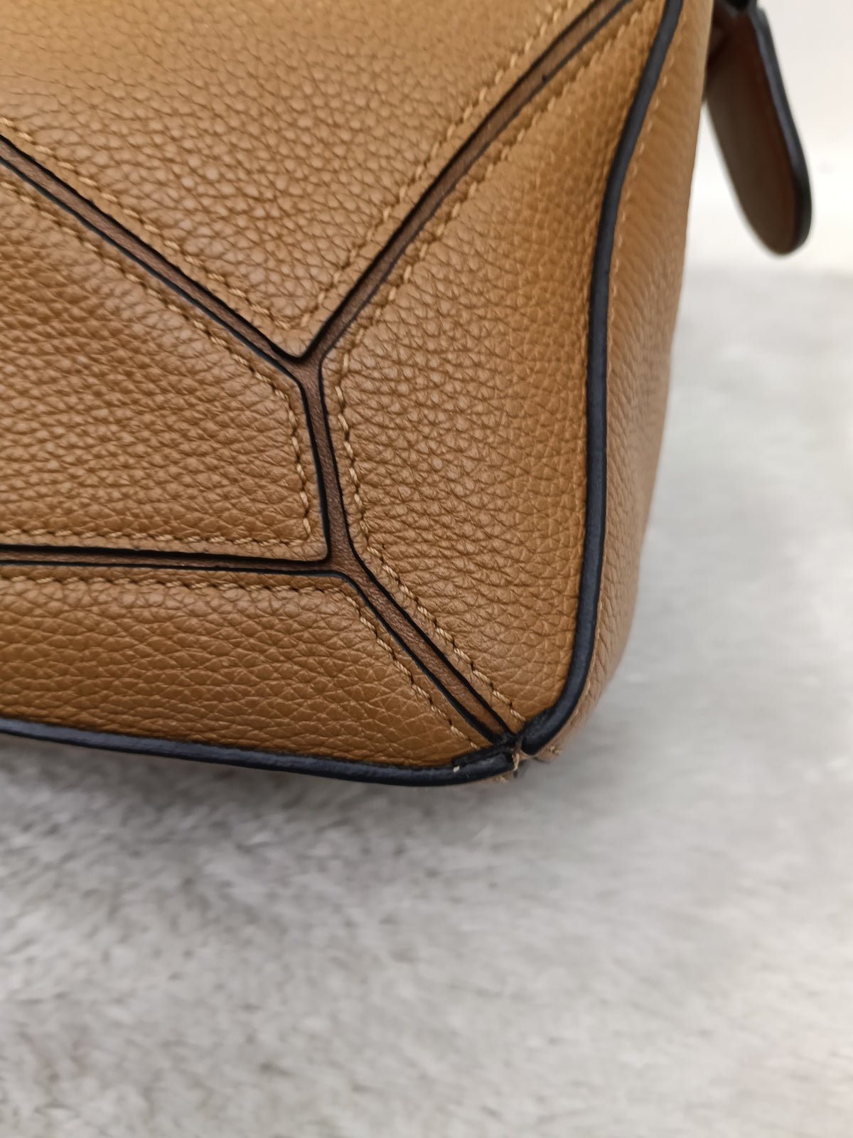 Loewe Puzzle Small Grained Caramel SHW 2020