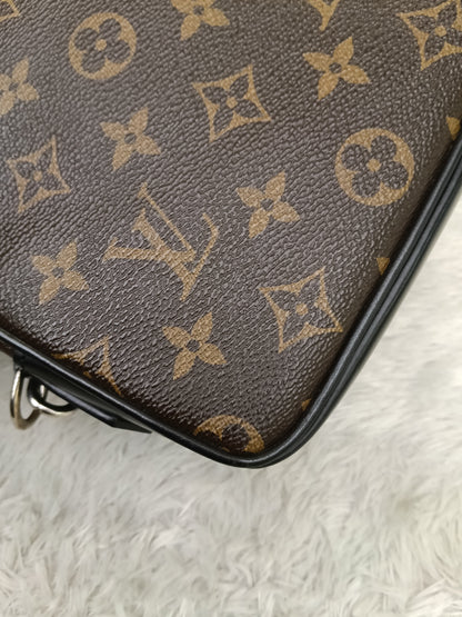 LV Kasai Clutch Monogram Macassar 2019