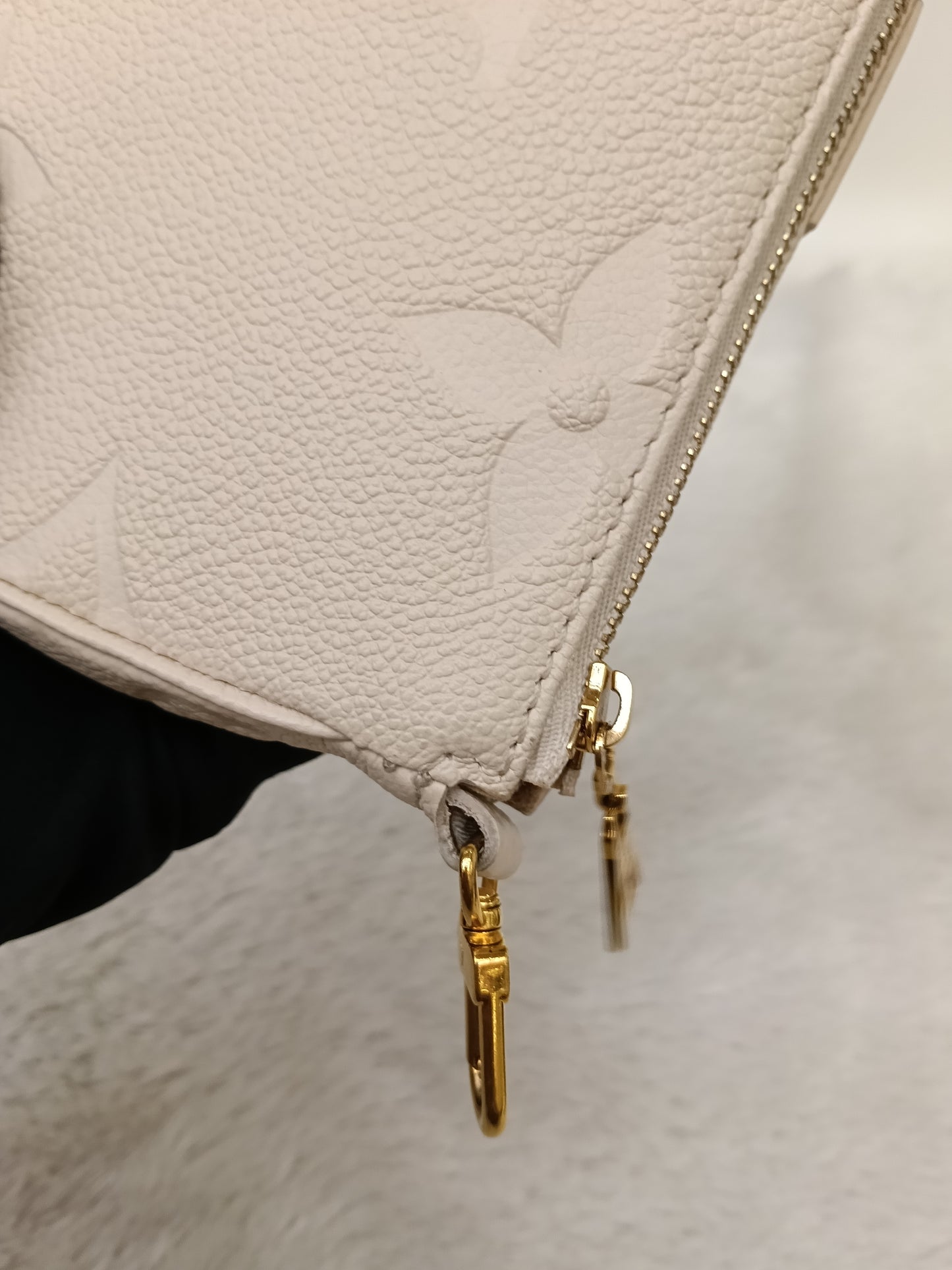 LV Multi Pochette Accecories NV Monogram Empreinte Creme Beige (CHIP)