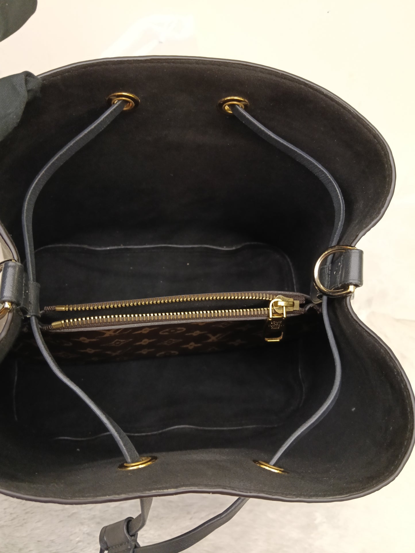 LV Neo Noe MM Monogram Noir 2018