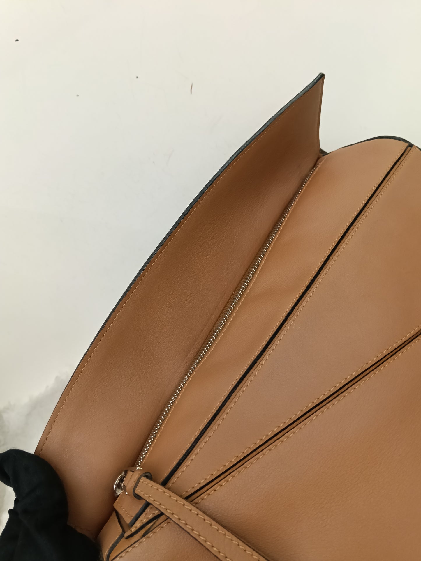 Loewe Puzzle Medium Calfskin Tan SHW 2017