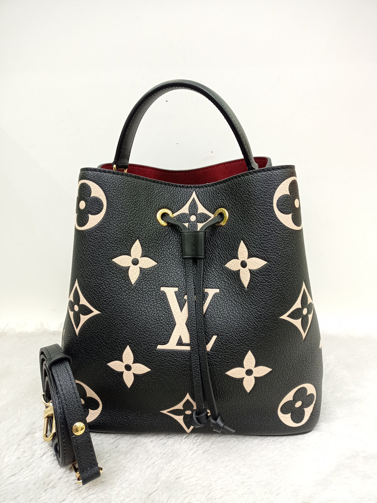 LV Neo Noe MM Monogram Empreinte Noir Creme (CHIP)