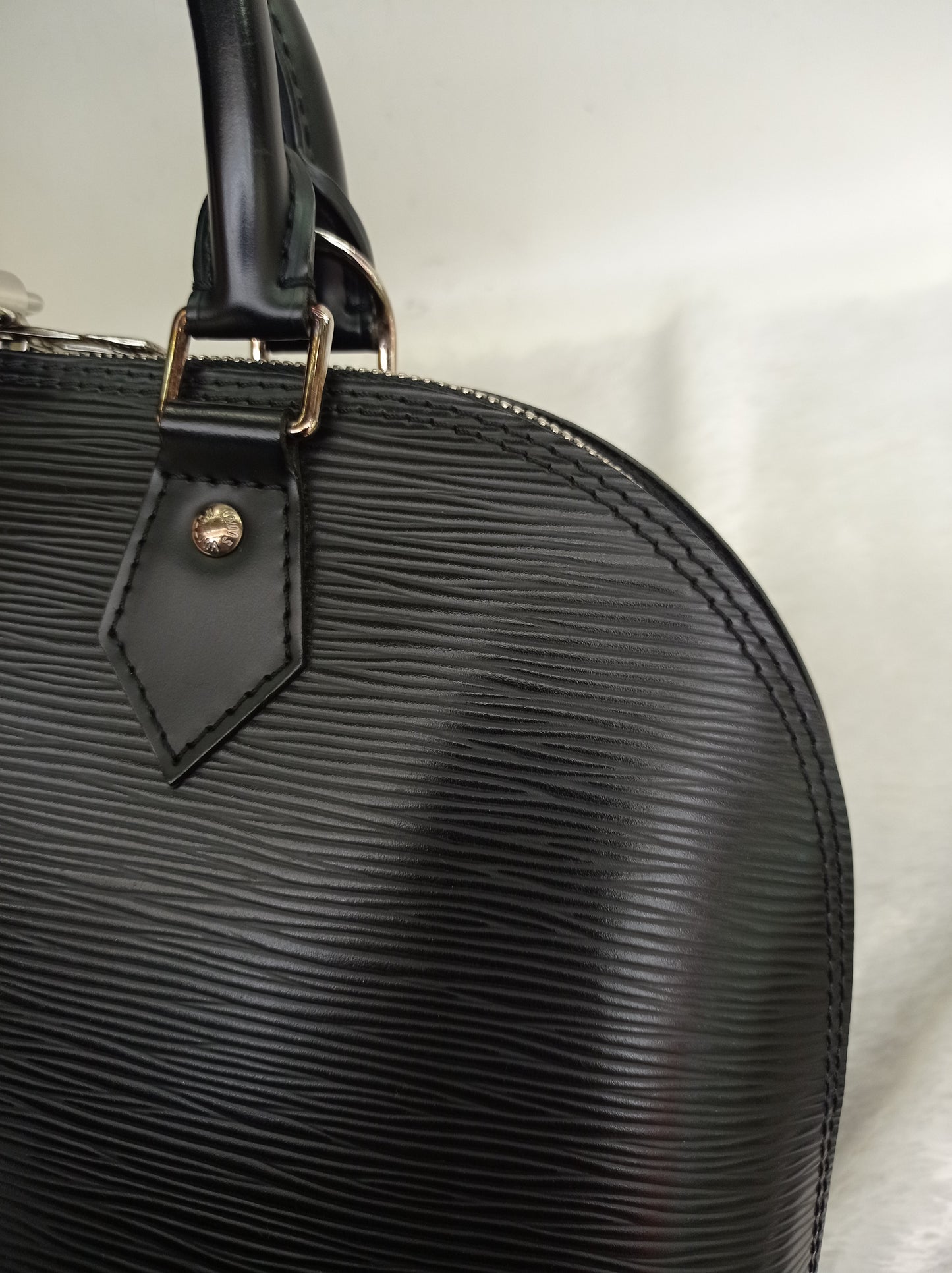 LV Alma PM Epi Black