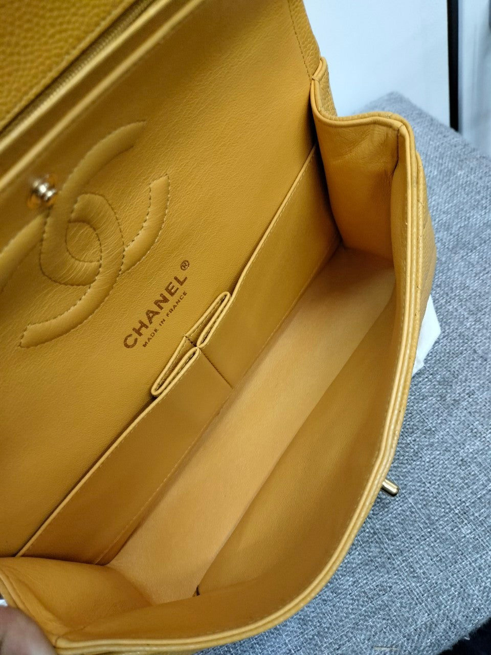 Chanel Medium Caviar Jaune GHW DF #21 Size 25,5x15,5x6,5cm