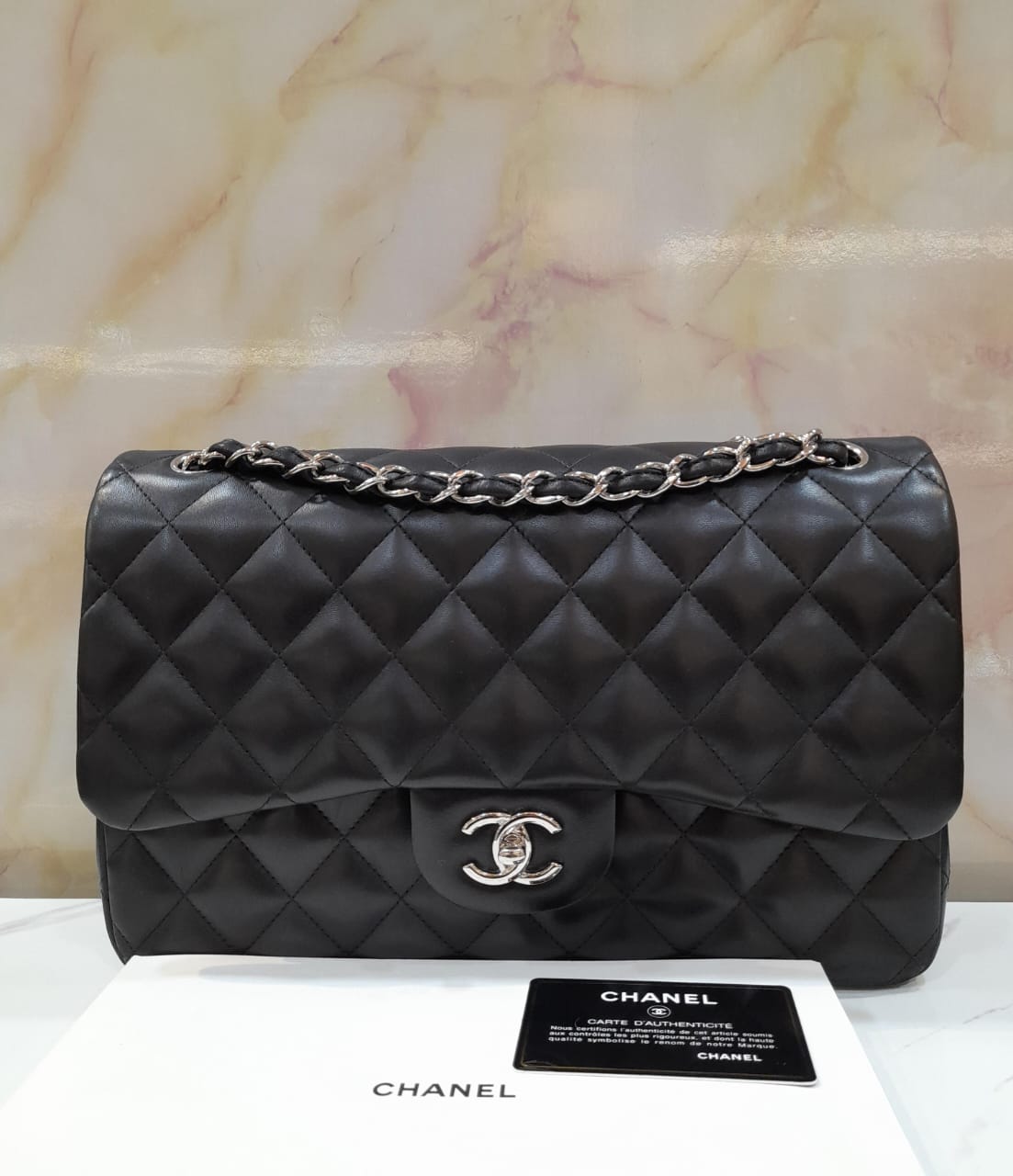 Chanel Jumbo Black Lambs SHW DF #19
Size 30x22x9cm