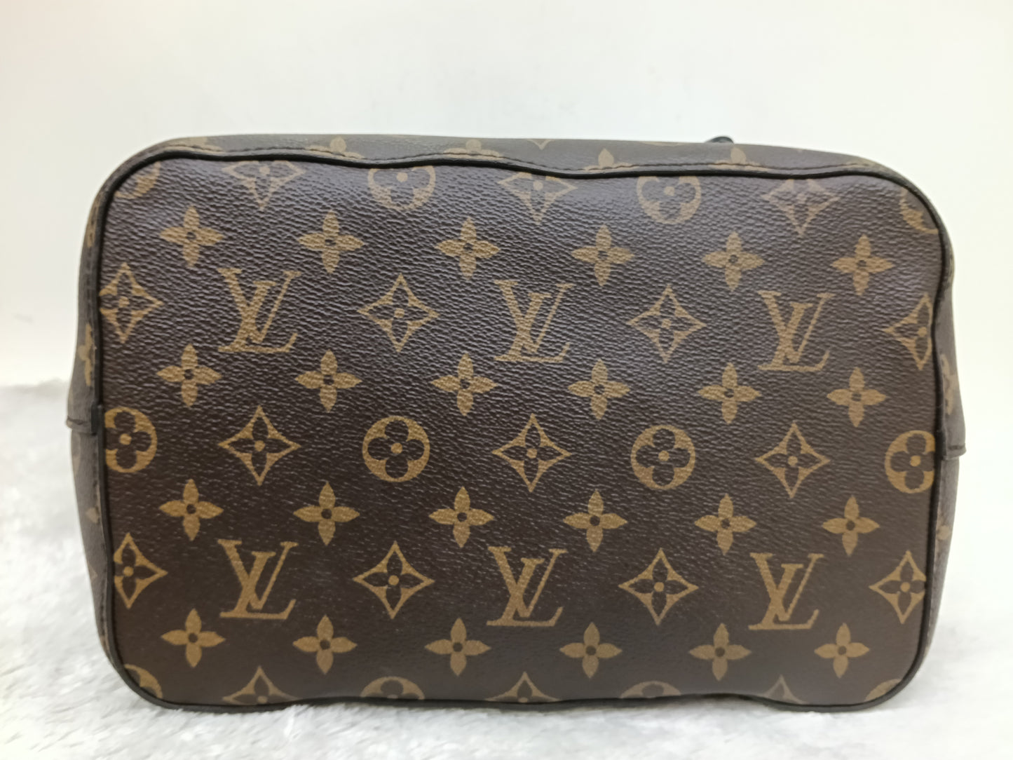 LV Neo Noe MM Monogram Noir 2018