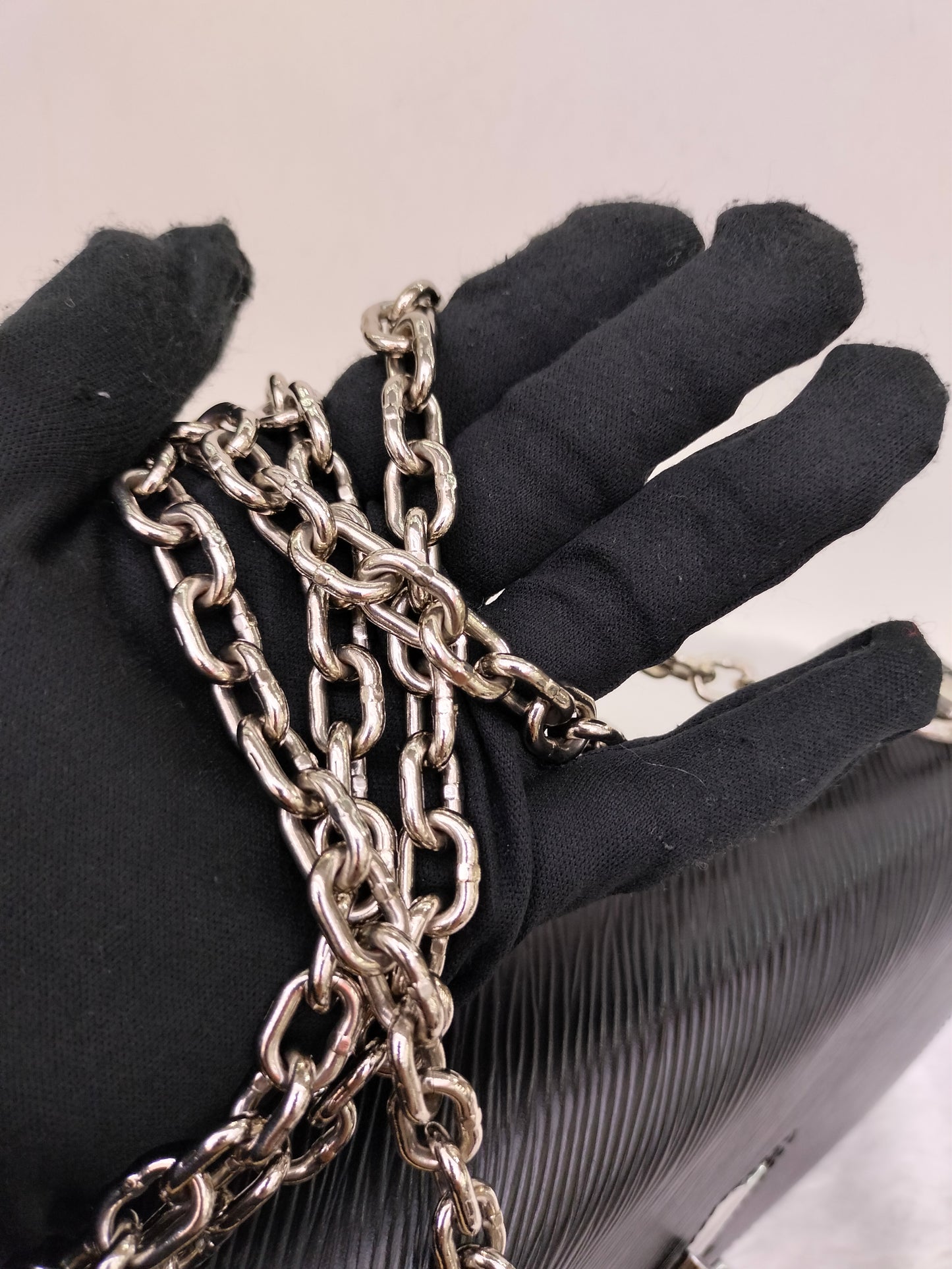 LV Twist MM Epi Black 2017