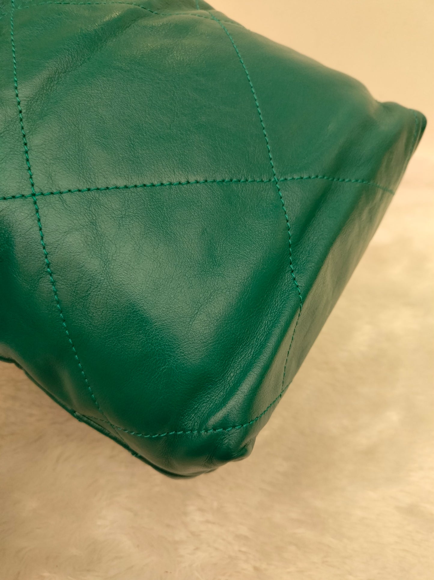 *Neverbeen Used* Chanel C22 Mini Calfskin Green GHW (CHIP)