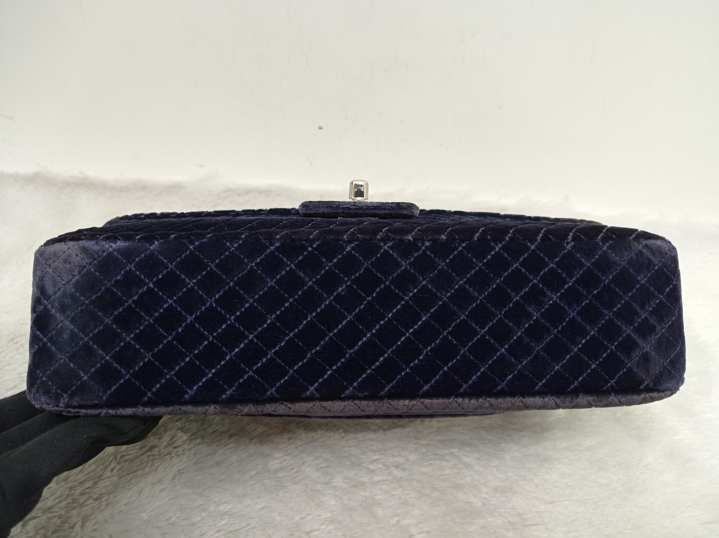Chanel Medium Velvet Navy Blue Vintage SHW SF (broken holo)