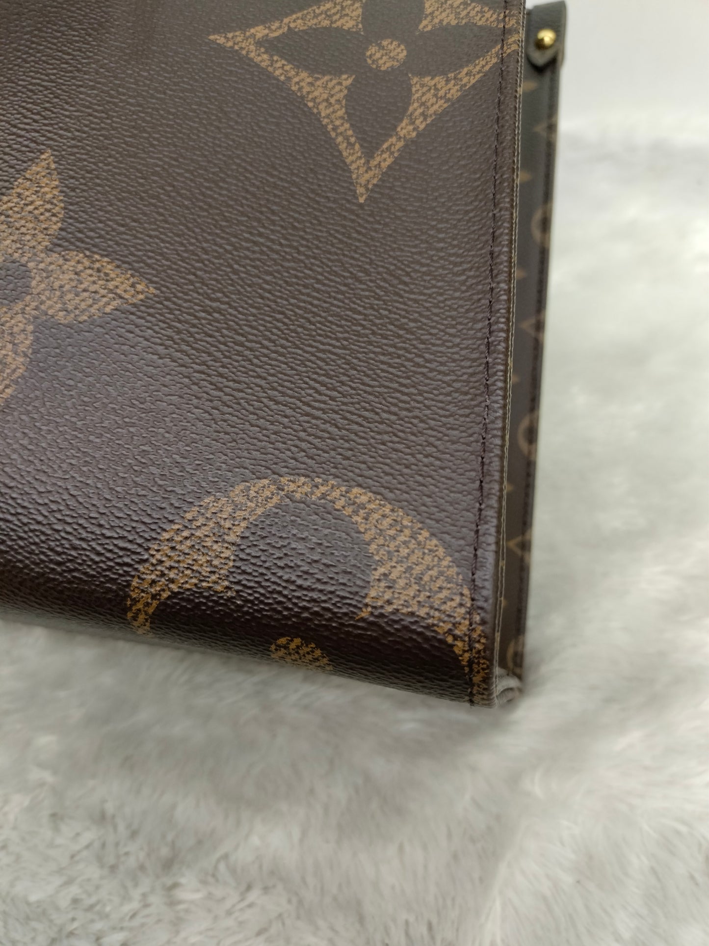 LV OTG MM Monogram Reverse (CHIP)