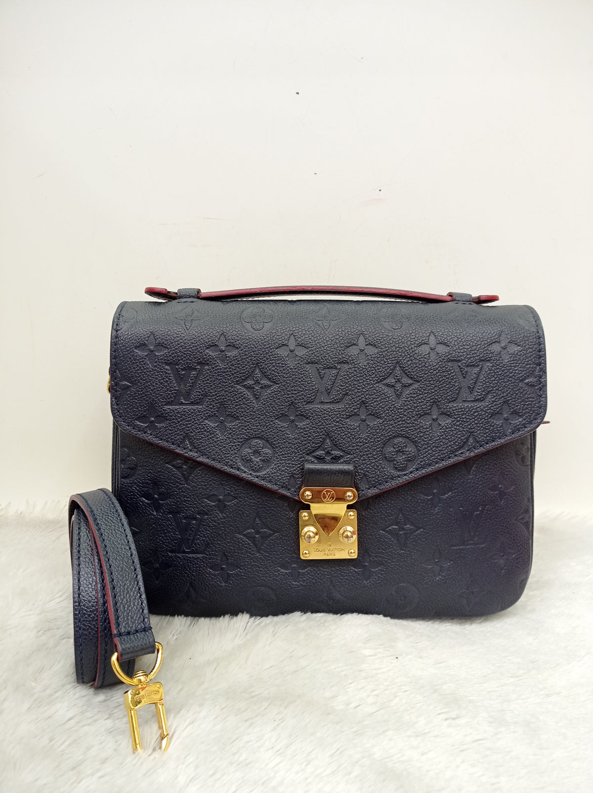 LV Metis Empreinte Marine Rouge 2019