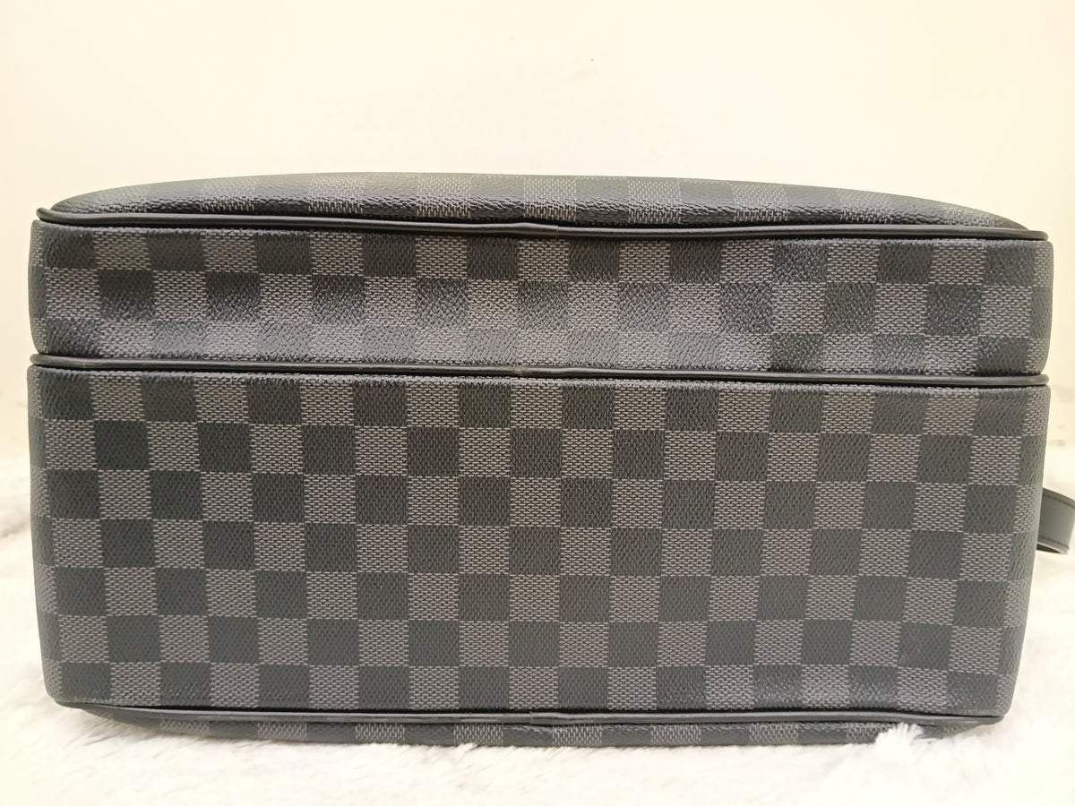 LV Sac Leoh Messenger Graphite 2008