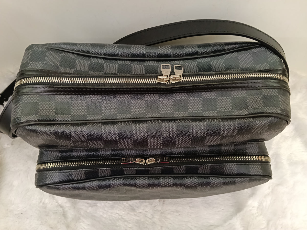 LV Sac Leoh Messenger Graphite 2008