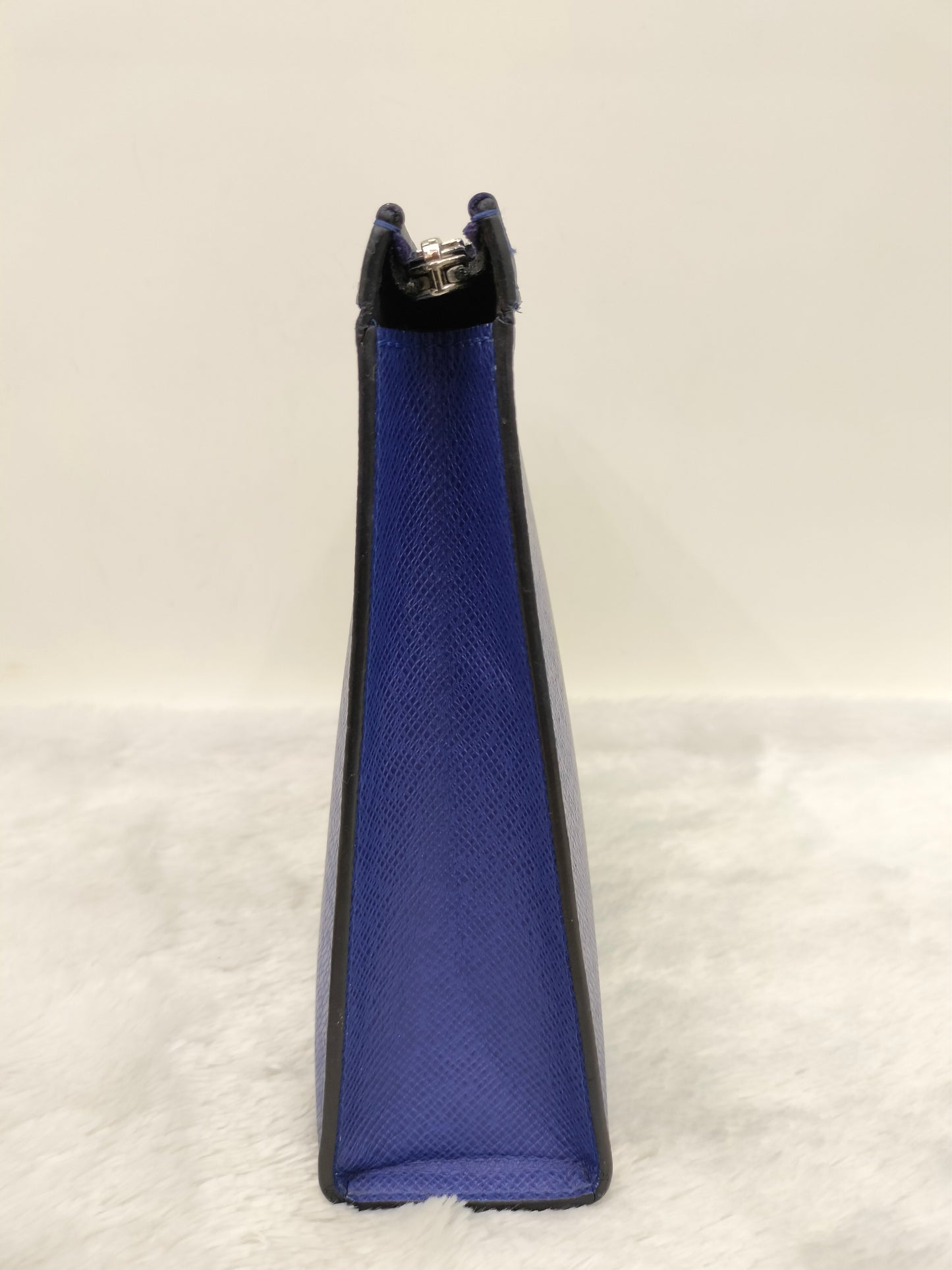 LV Pochette Voyage Taiga Blue Cobalt 2019