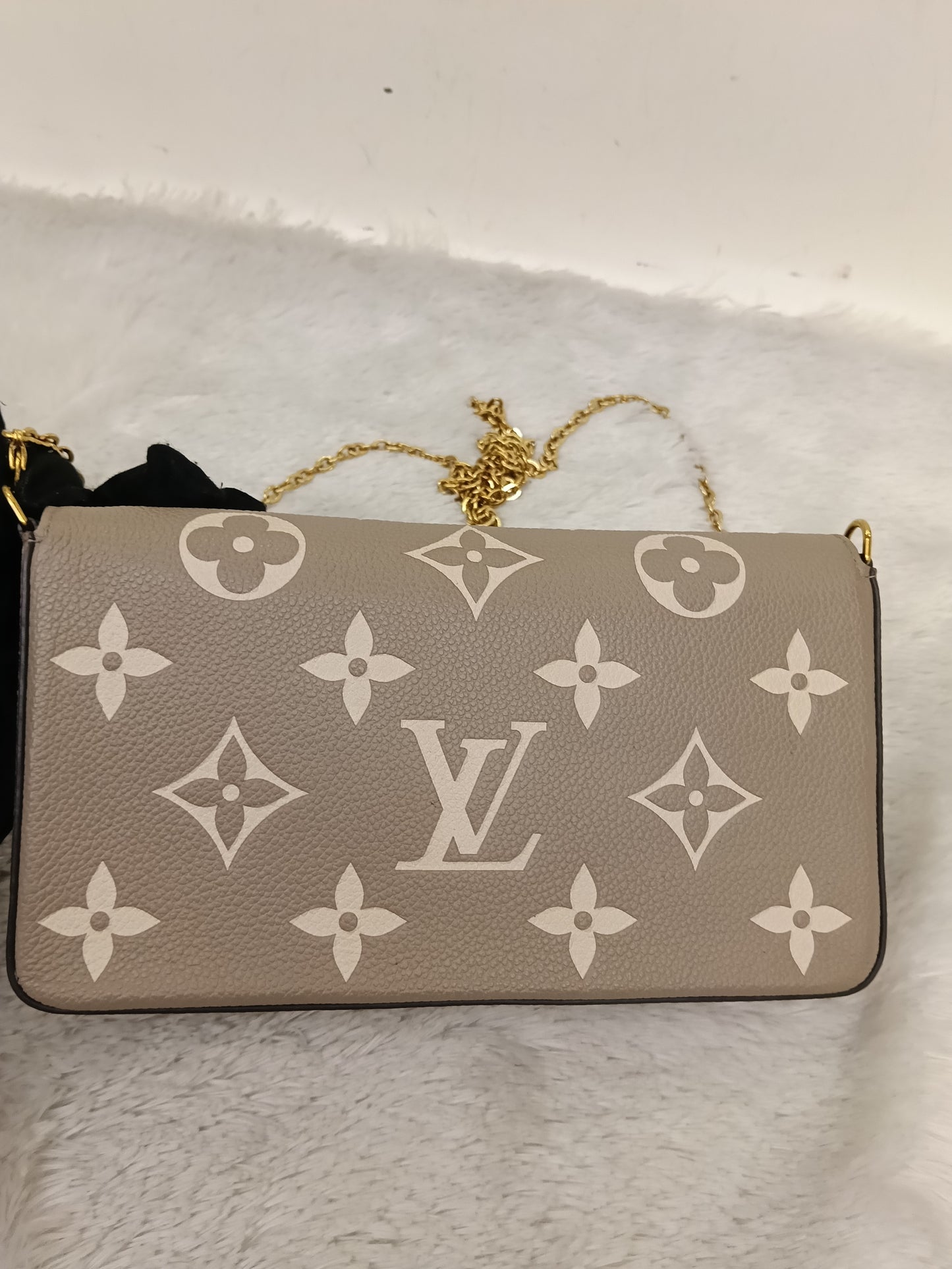 LV Pochette Felicie GM Monogram Empreinte Tourterelle Creme (CHIP)