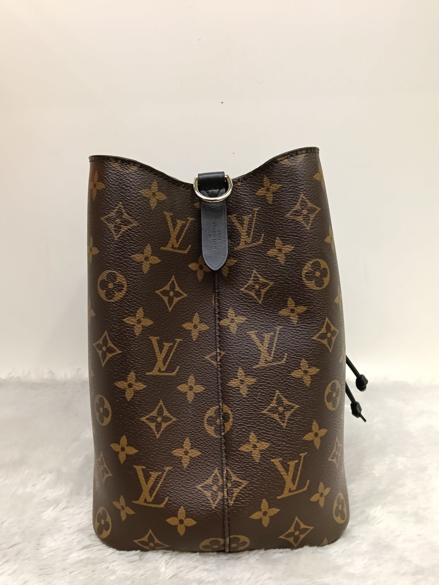 LV Neo Noe MM Monogram Noir 2018