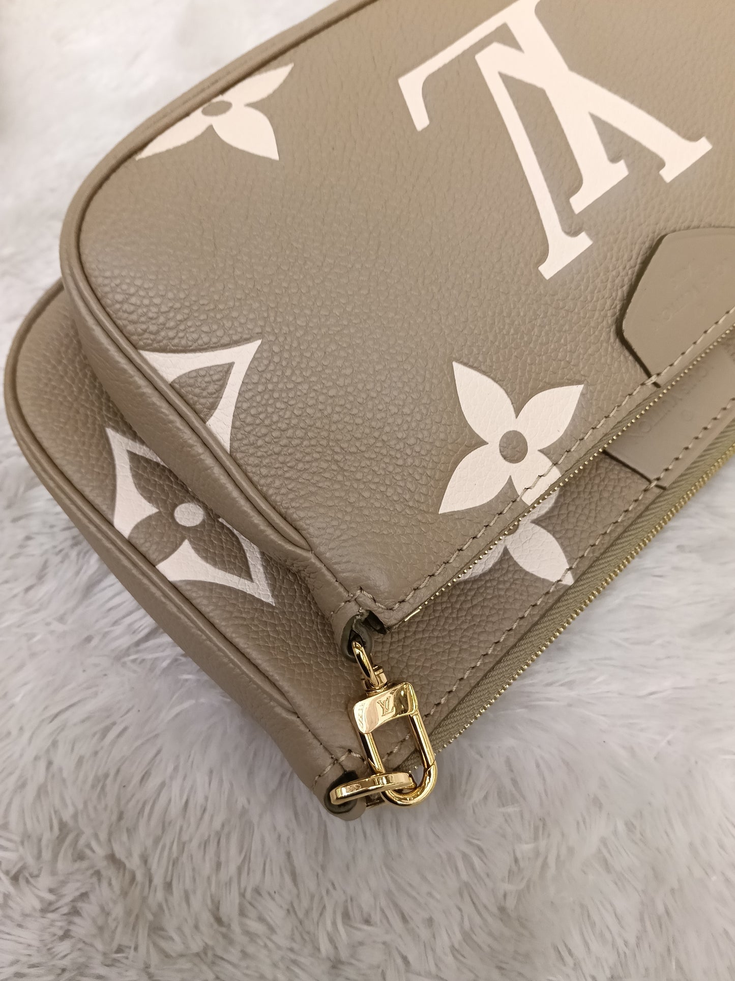 LV Multi Pochette Accessories Monogram Empreinte Light Khaki Cream (CHIP)