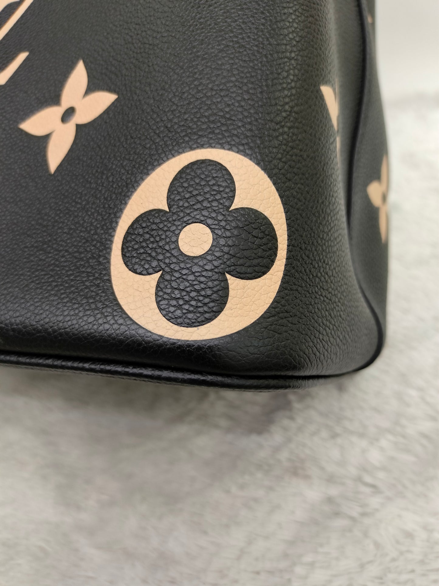 LV Neo Noe MM Monogram Empreinte Noir Creme (CHIP)