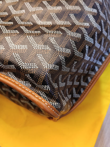 Goyard St Louis PM Black Tan SHW 2023
With pocket, db