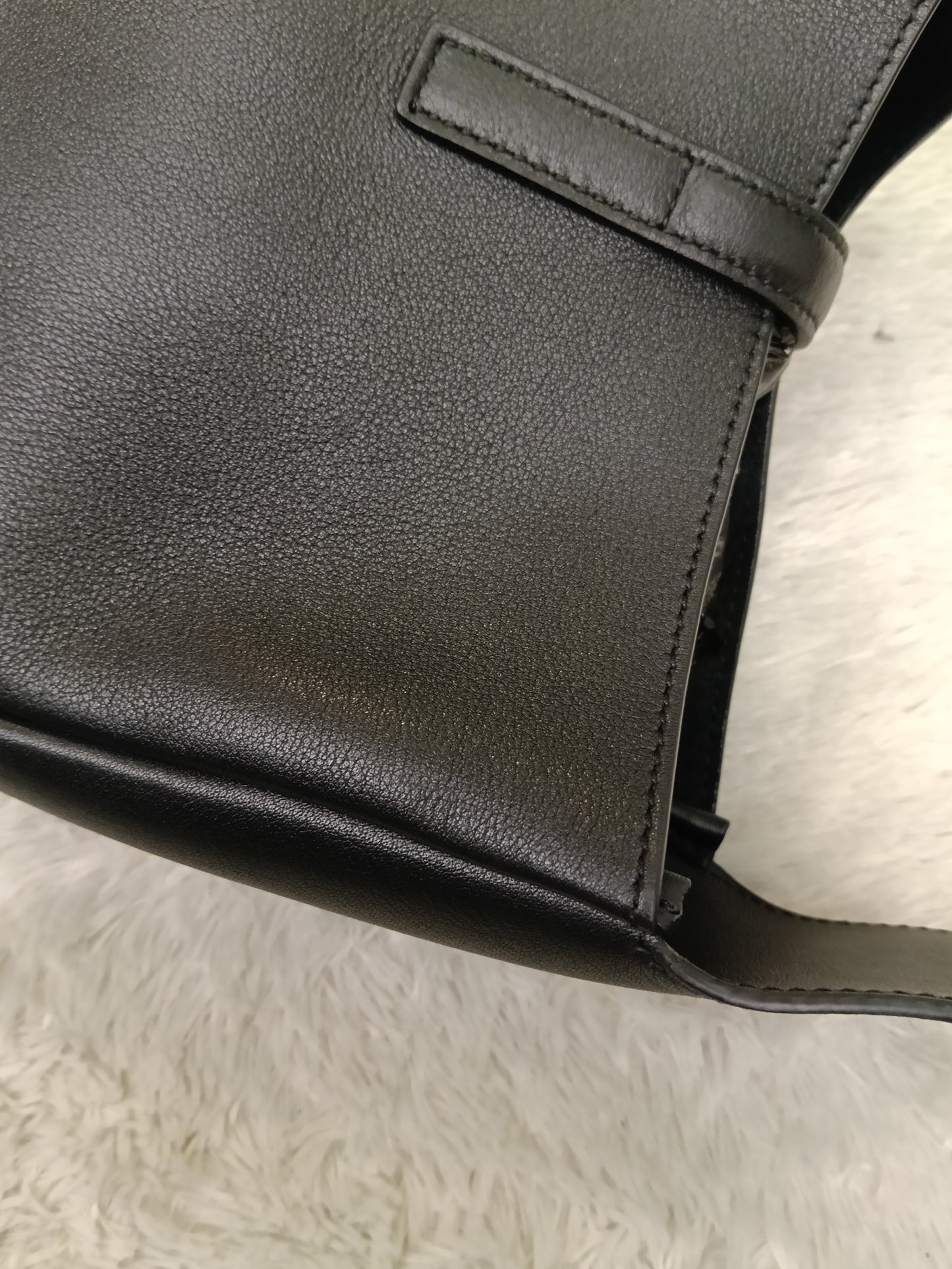 YsL Le 5 A 7 Supple Small Calfskin Black GHW 2026