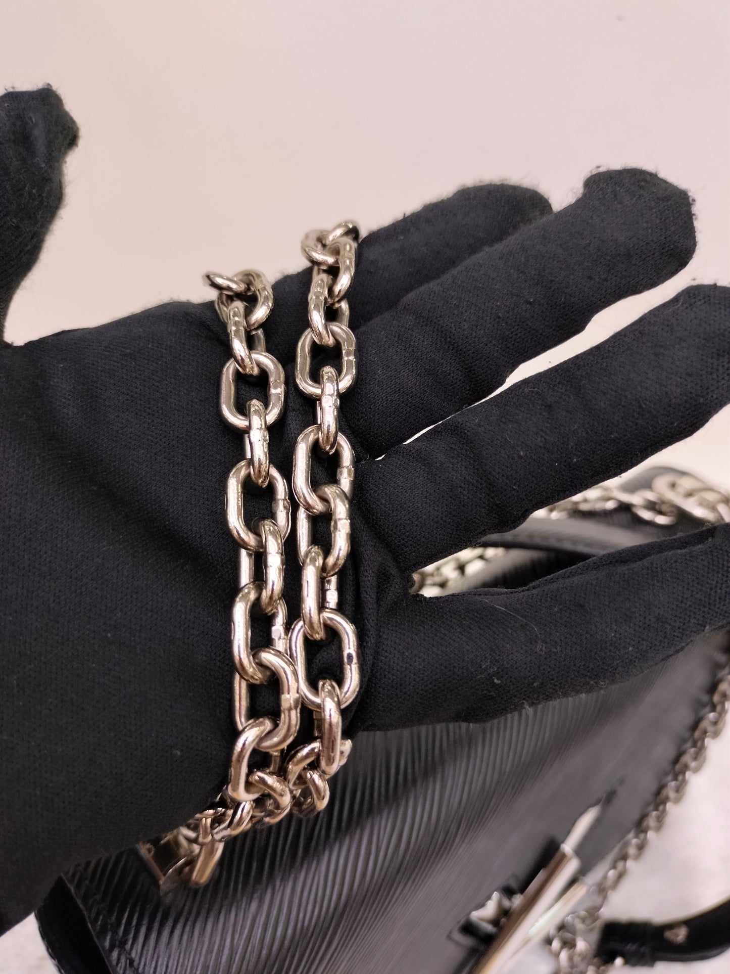 LV Twist MM Epi Black 2017