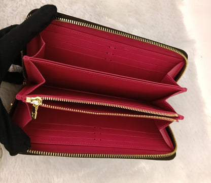 LV Zippy Wallet Monogram Giraffe