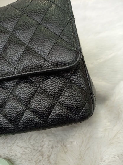 Chanel Medium Caviar Black GHW DF (CHIP)