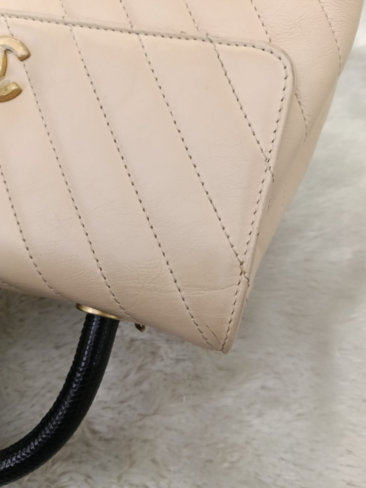 Chanel Coco Handle Small Chevron Calfskin Beige Handle Lizard GHW #25