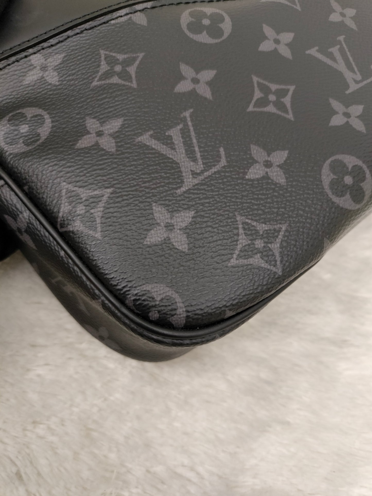 LV Bumbag Explorer Monogram Eclipse 2019