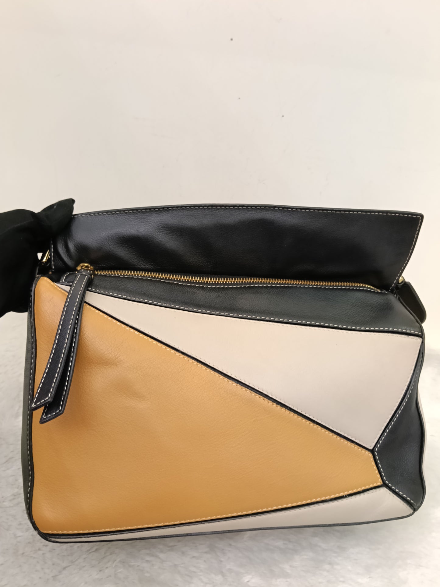 Loewe Puzzle Medium Amber Light Oat Black GHW 2019