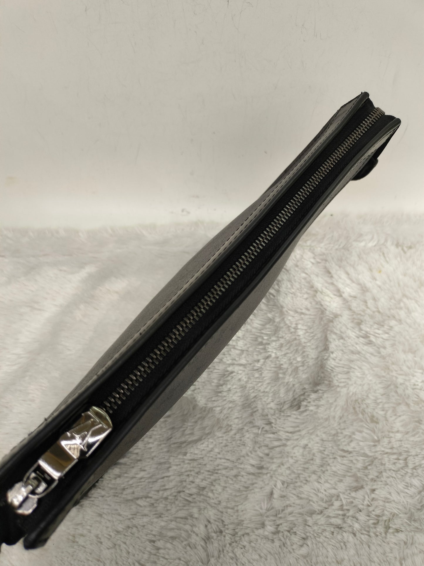 LV Pochette Voyage MM Monogram Eclipse (CHIP)