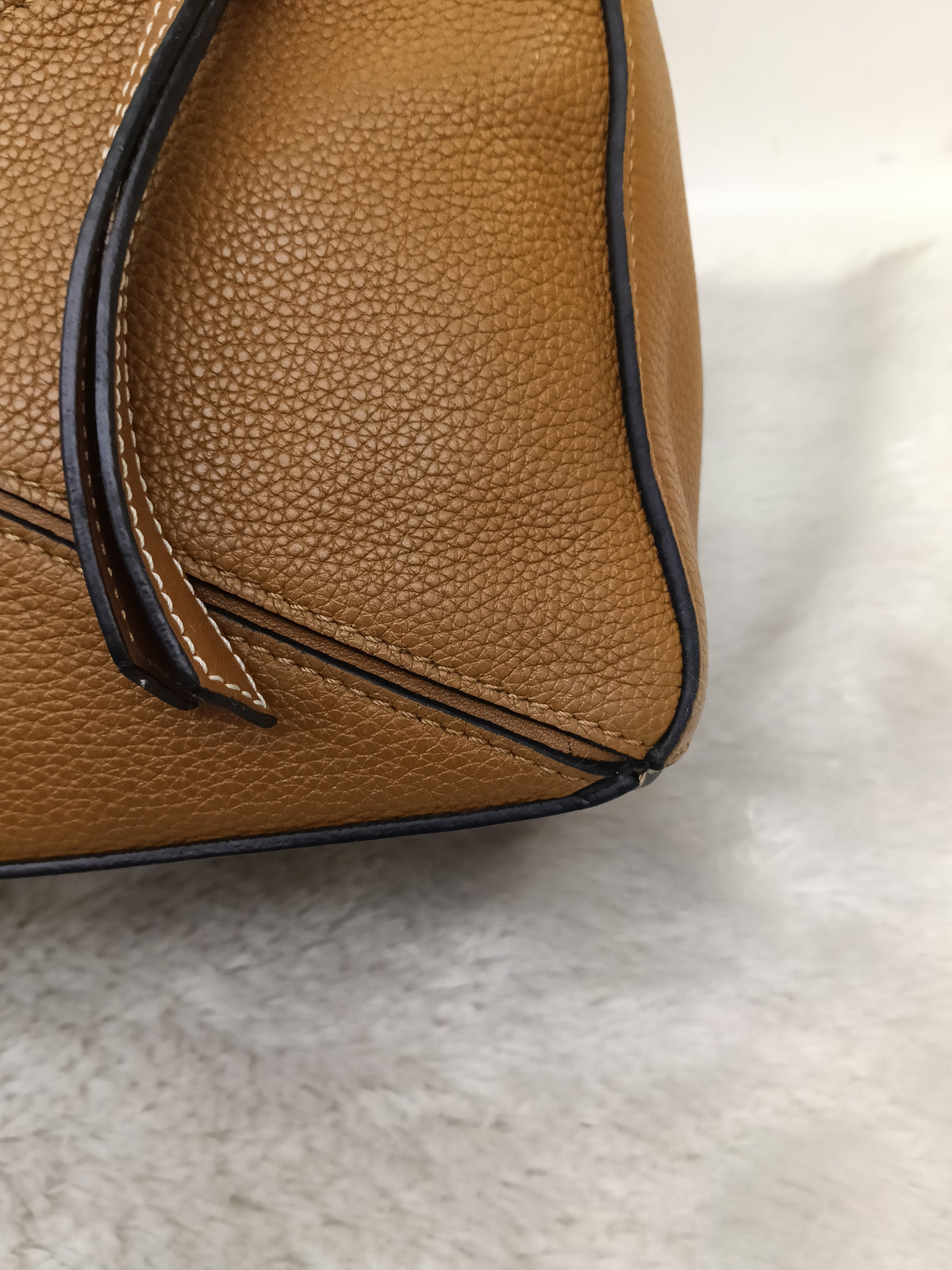 Loewe Puzzle Small Grained Caramel SHW 2020