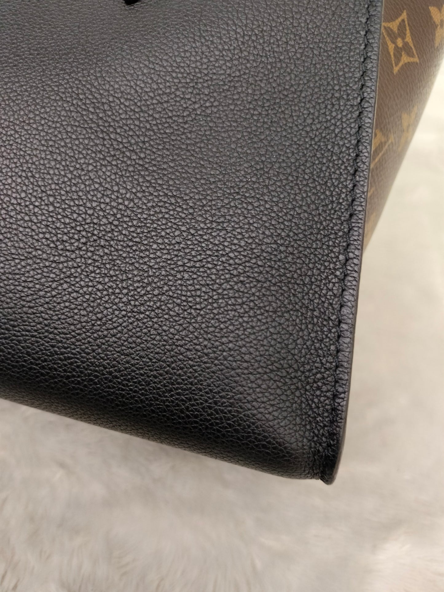 LV On My Side MM Monogram Grained Noir 2019