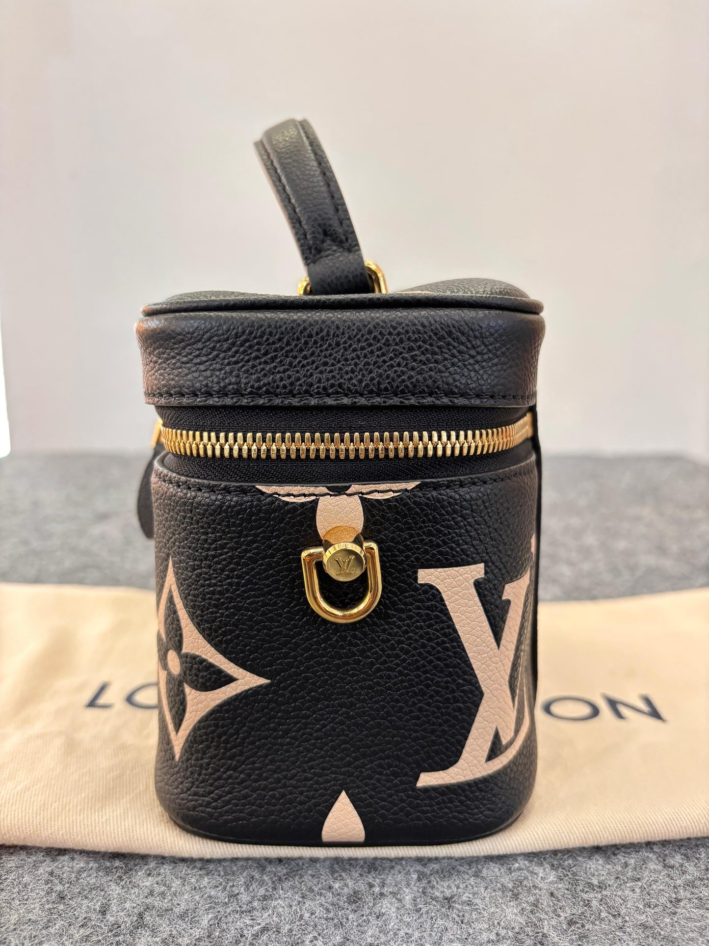 LV Vanity NV Monogram Empreinte Noir Beige (CHIP)