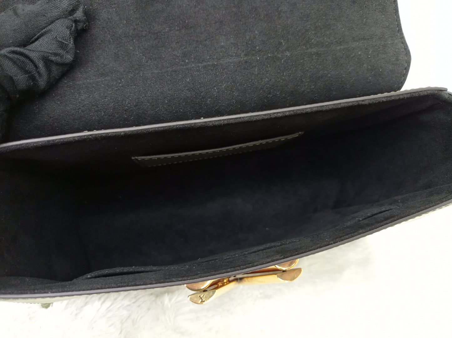 LV Twist MM Monogram Kabuki