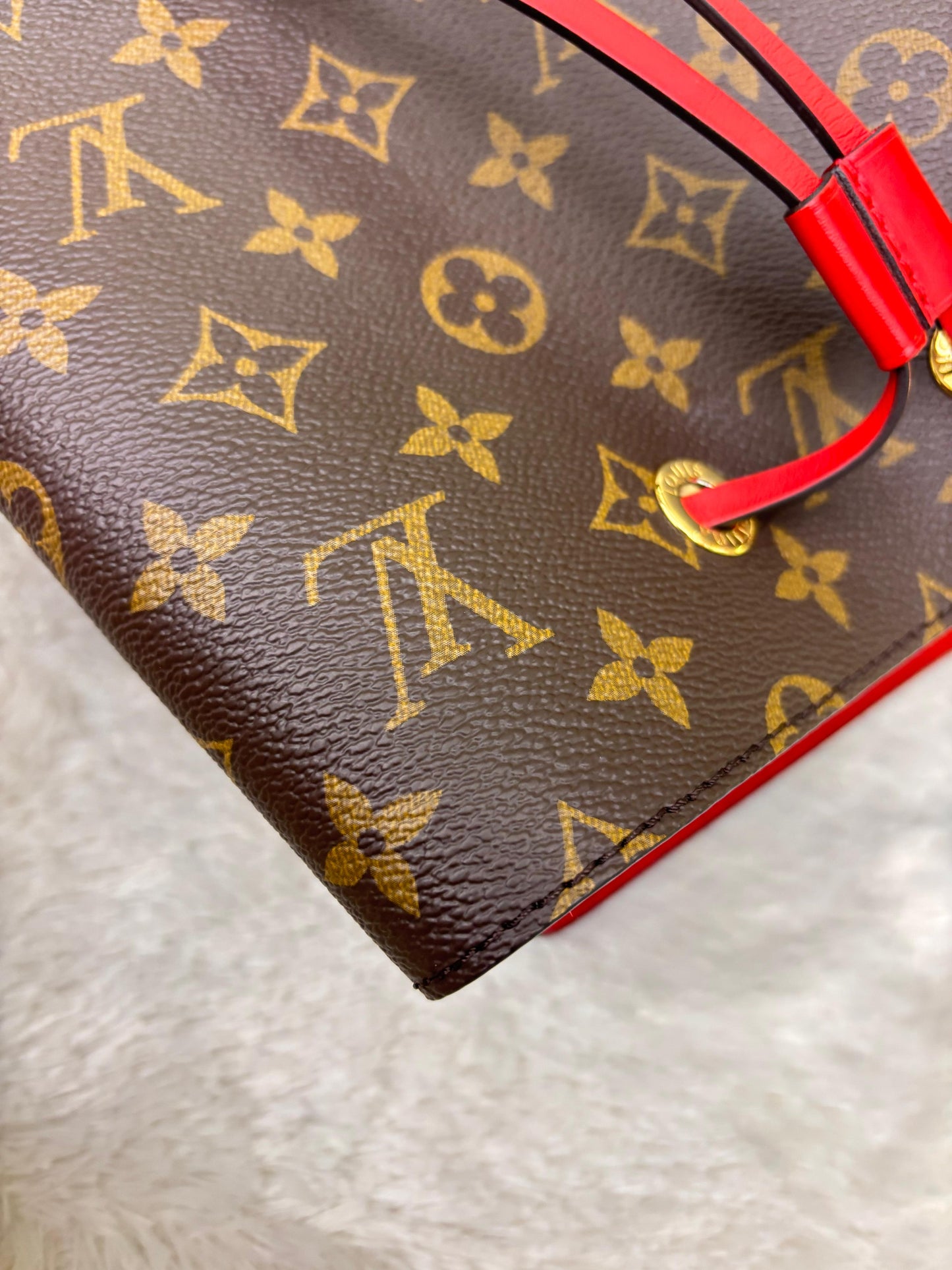 LV Neo Noe MM Monogram Coquelicot 2024 (CHIP)