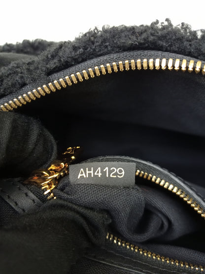LV Bandou 25 Monogram Giant Fleece Teddy Shearling Black Red 2019