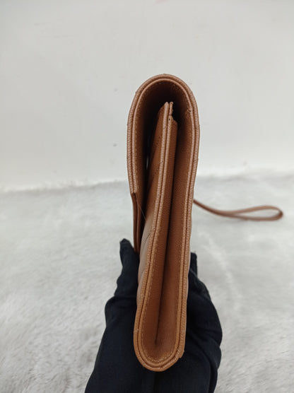 YsL Envelope Clutch Matelasse Monogramme Chevron Grained Dark Caramel GHW 2023