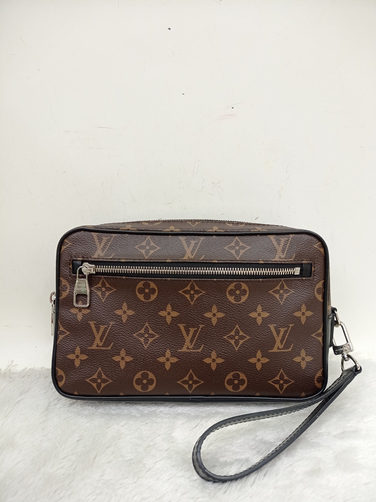 LV Kasai Clutch Monogram Macassar  2019