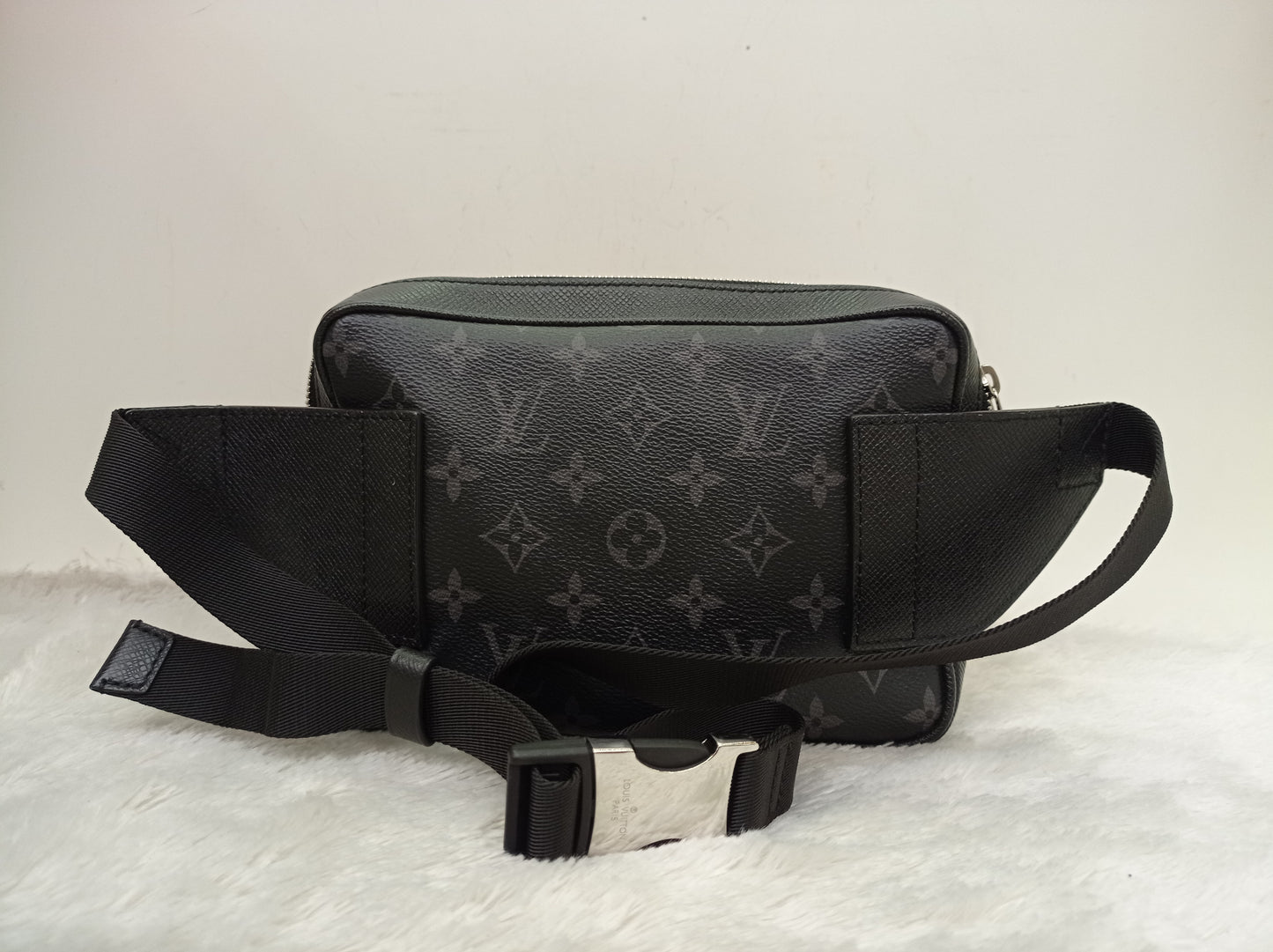 LV Outdoor Bumbag Taigarama Monogram Noir 2019