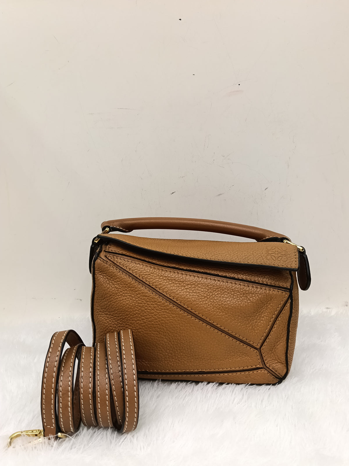 Loewe Puzzle Mini Grained Caramel GHW 2020