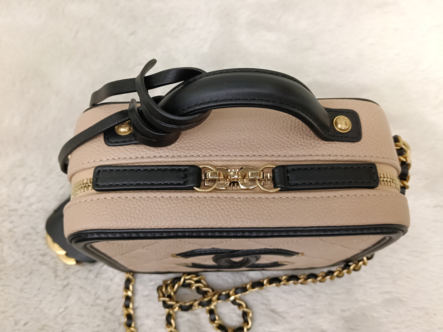 *Neverbeen Used* Chanel Filigree Vanity Case Small Caviar Beige Black GHW #27