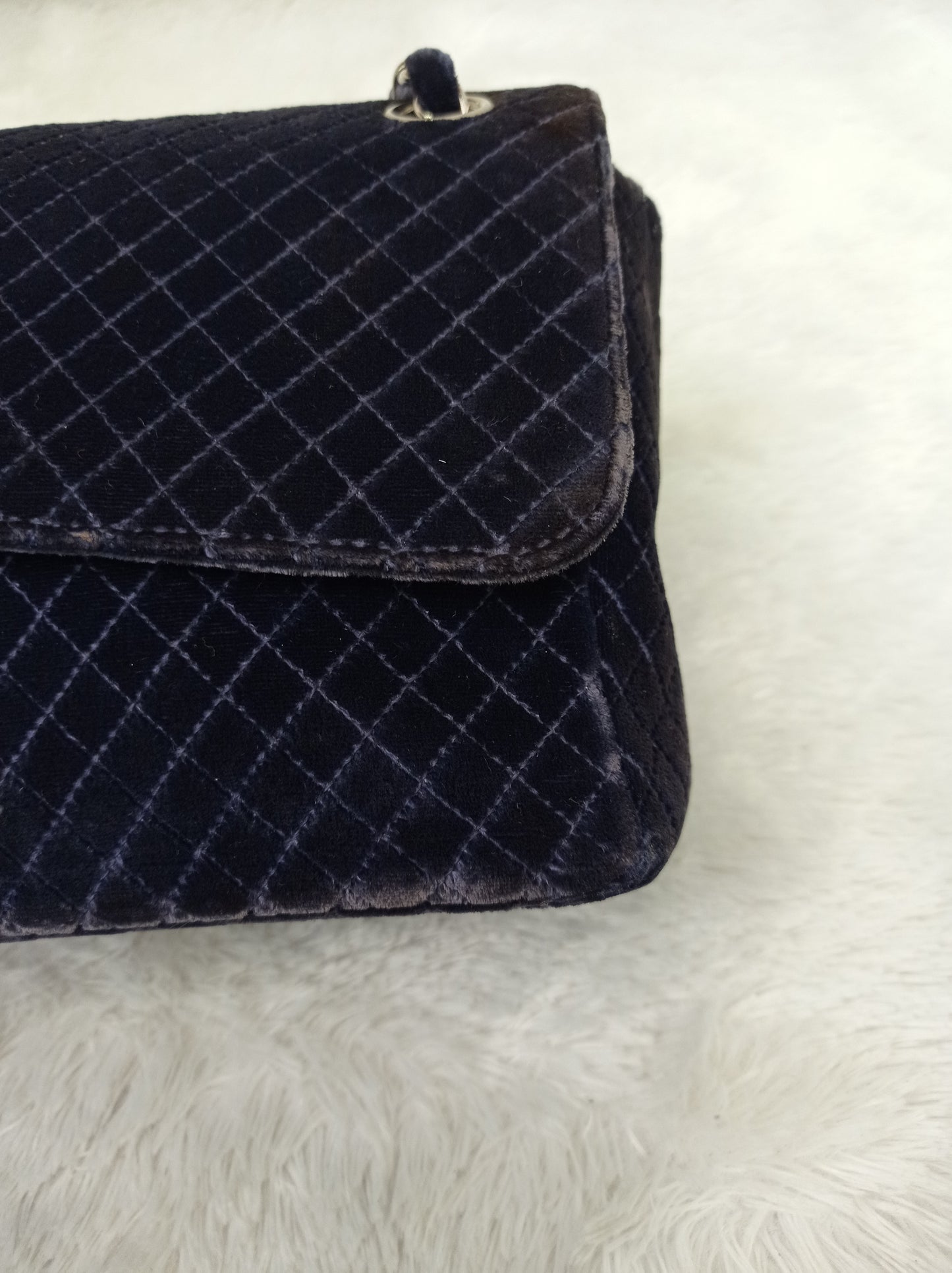 Chanel Medium Velvet Navy Blue Vintage SHW SF (broken holo)