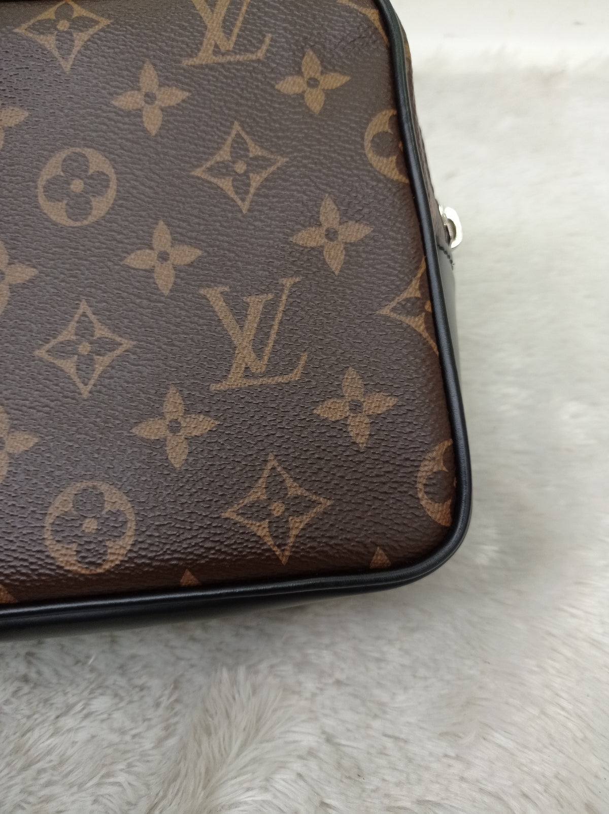 LV Kasai Clutch Monogram Macassar  2019