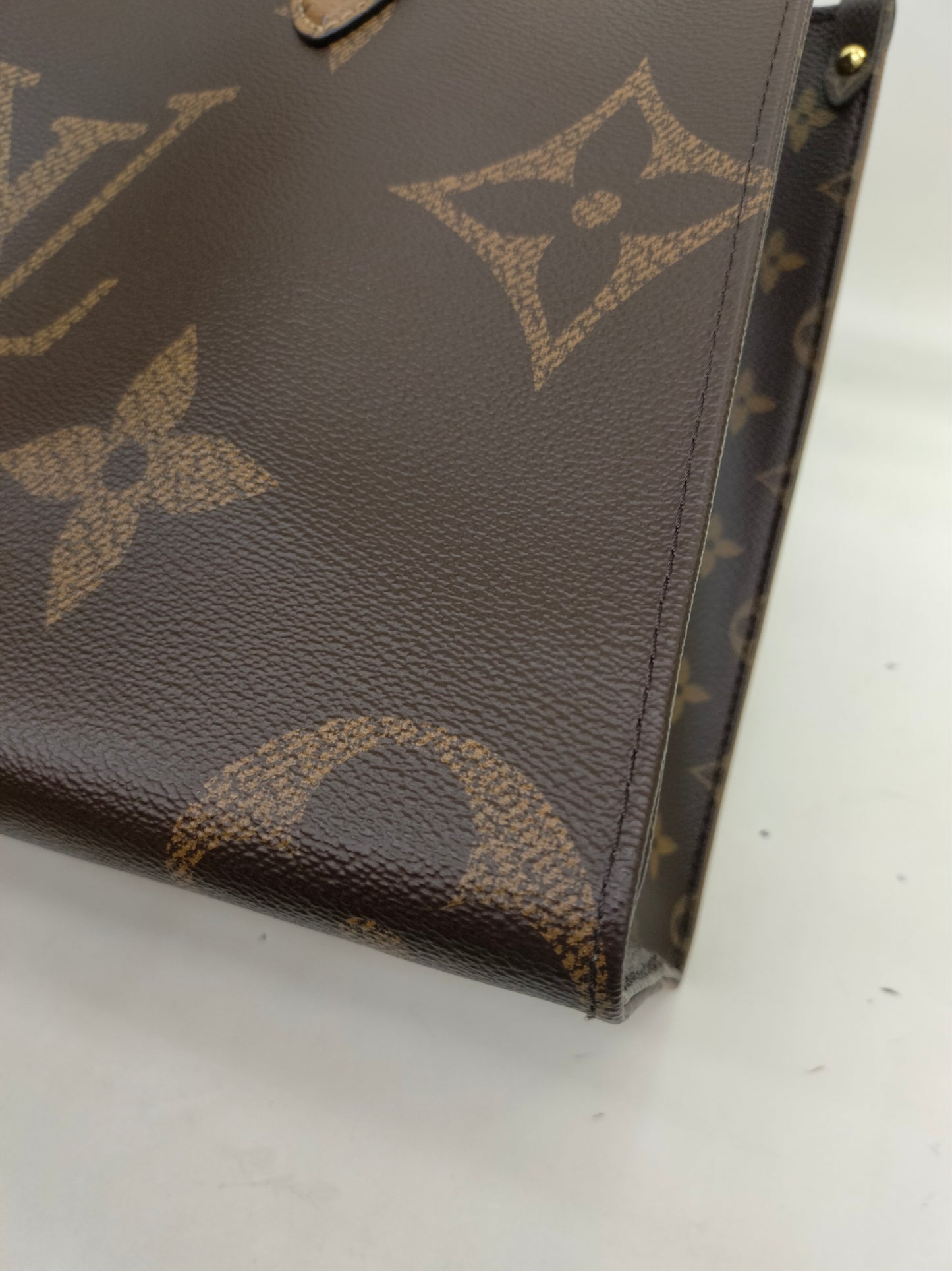 *NBU* LV OTG MM Monogram Reverse Giant (CHIP)